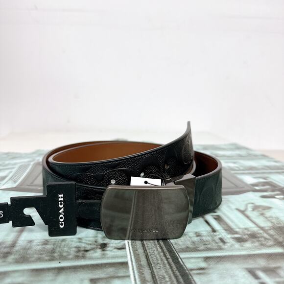 Coach 101 Plaque Buckle Cut-To-Size Reversible Belt main image 4